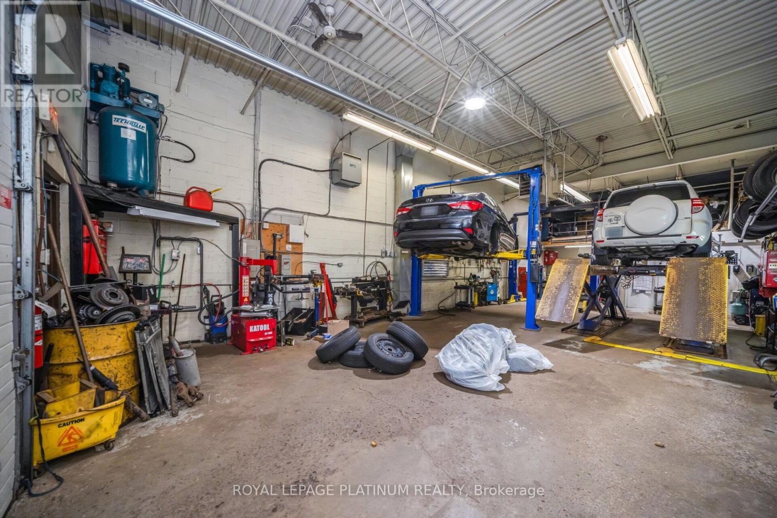 Unit 10 - 85 Rosedale Avenue W, Brampton, Ontario L6X 4H5 - Photo 6 - W12477122