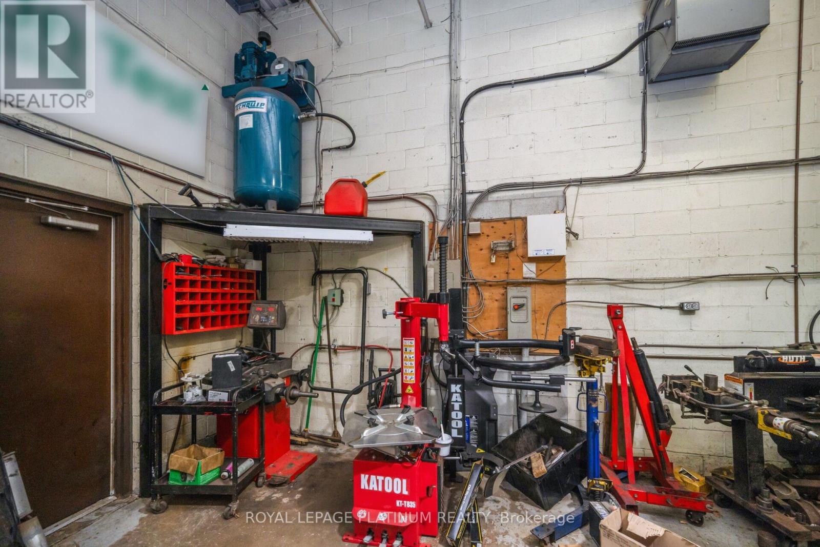 Unit 10 - 85 Rosedale Avenue W, Brampton, Ontario L6X 4H5 - Photo 8 - W12477122