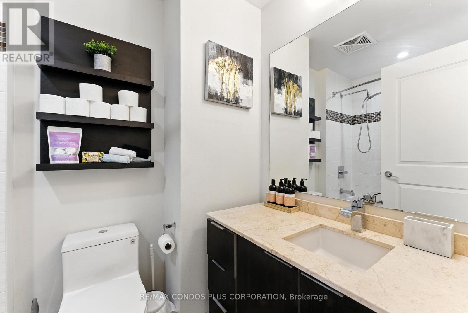 16 Brookers Lane S, Toronto, Ontario  M8V 0A5 - Photo 4 - W12477124