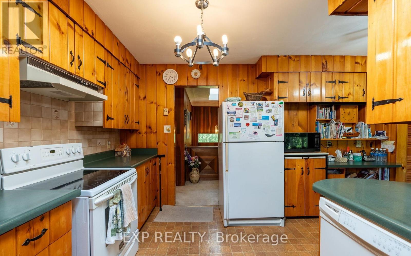 1215 Derry Road, Milton, Ontario  L0P 1B0 - Photo 12 - W12477128