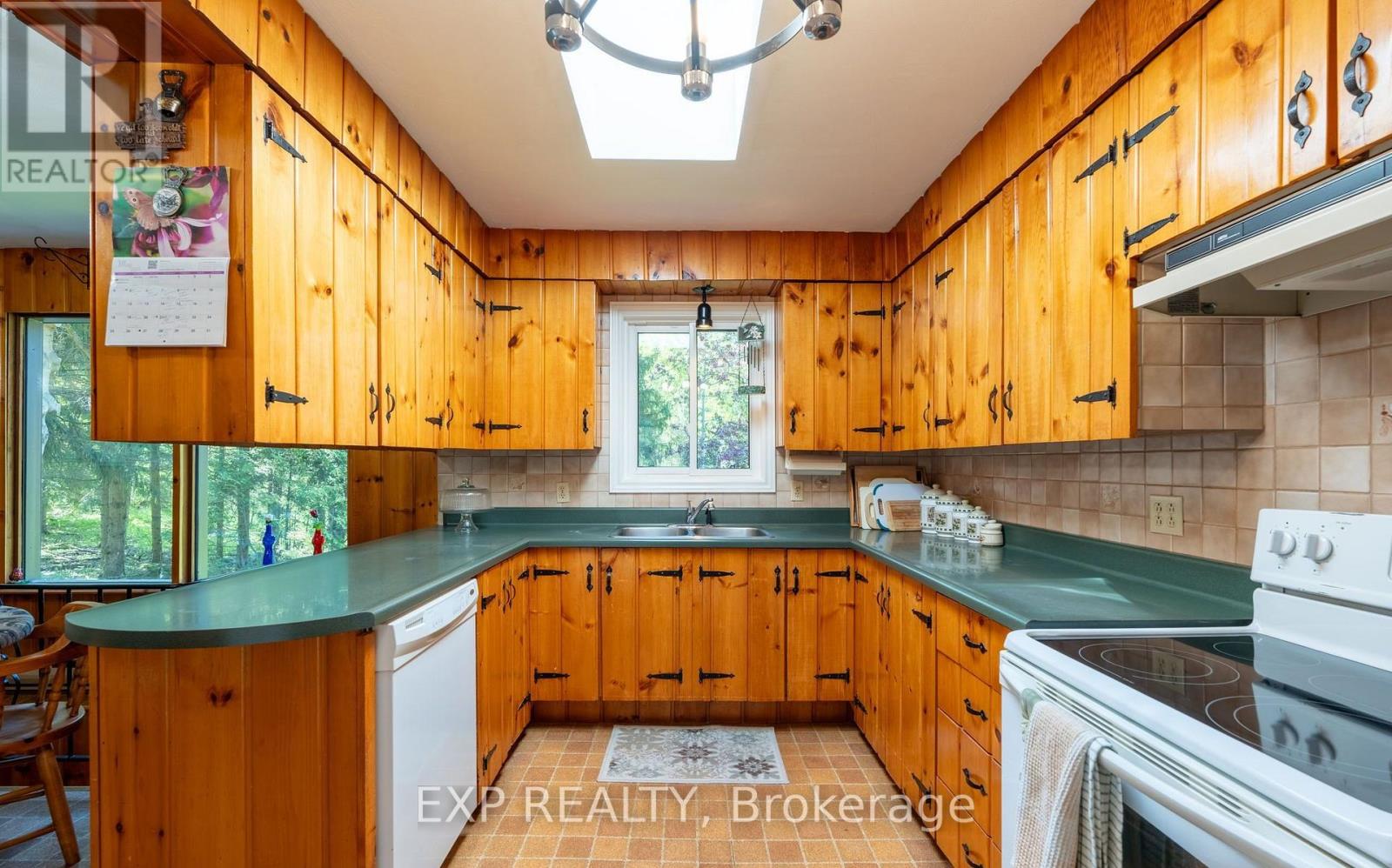 1215 Derry Road, Milton, Ontario  L0P 1B0 - Photo 13 - W12477128