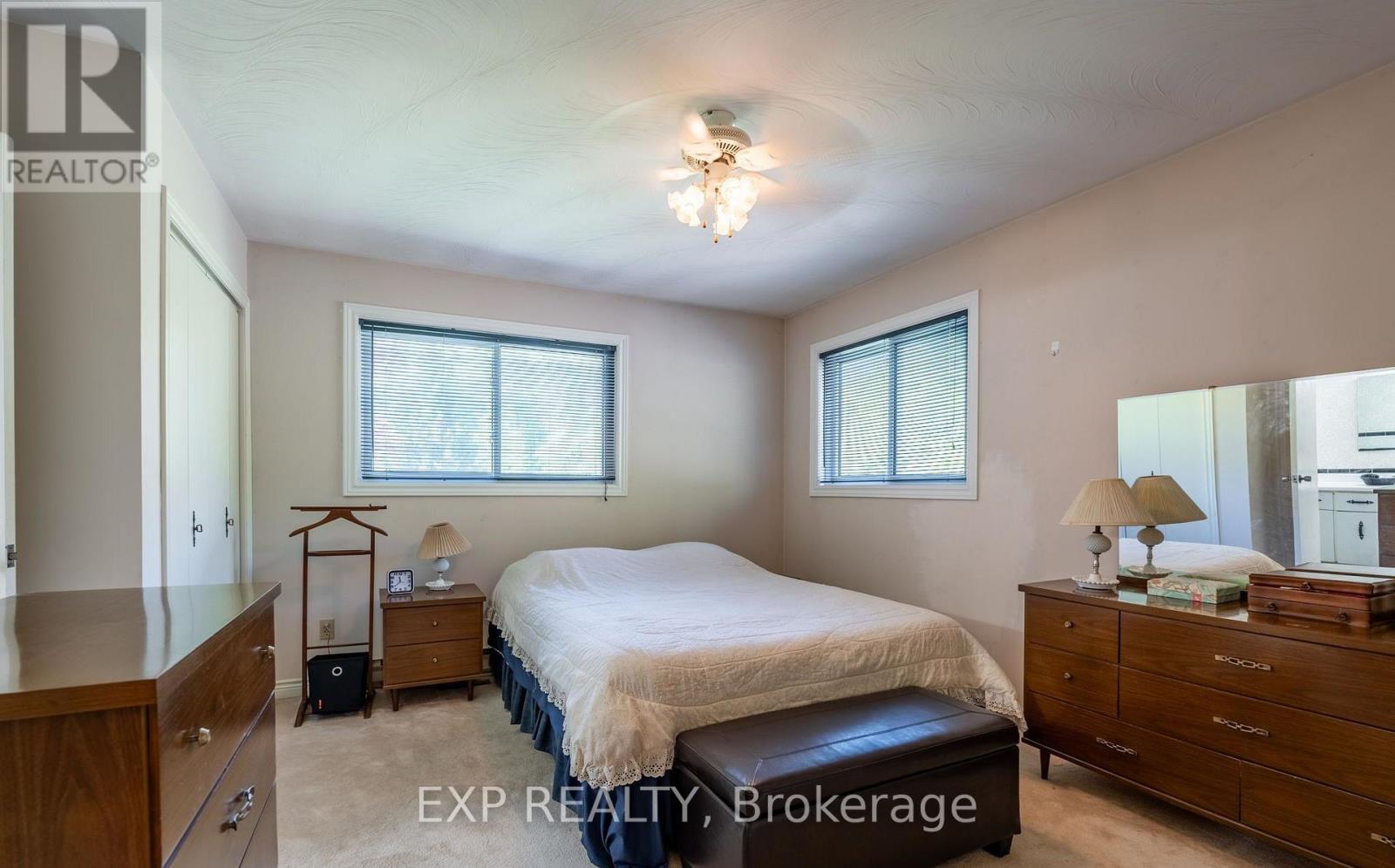1215 Derry Road, Milton, Ontario  L0P 1B0 - Photo 18 - W12477128