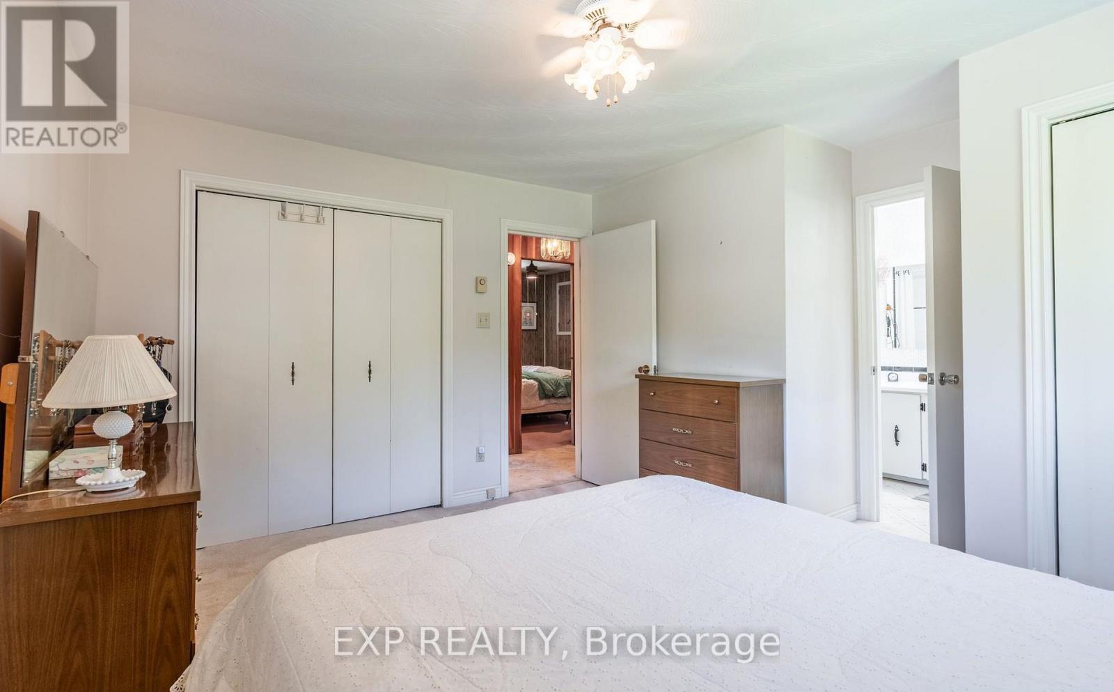 1215 Derry Road, Milton, Ontario  L0P 1B0 - Photo 19 - W12477128