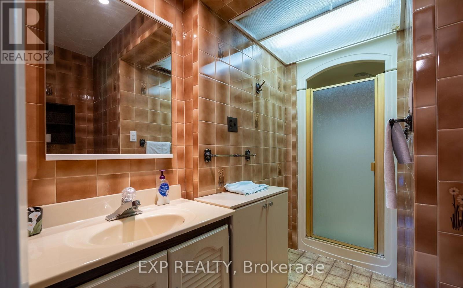1215 Derry Road, Milton, Ontario  L0P 1B0 - Photo 29 - W12477128