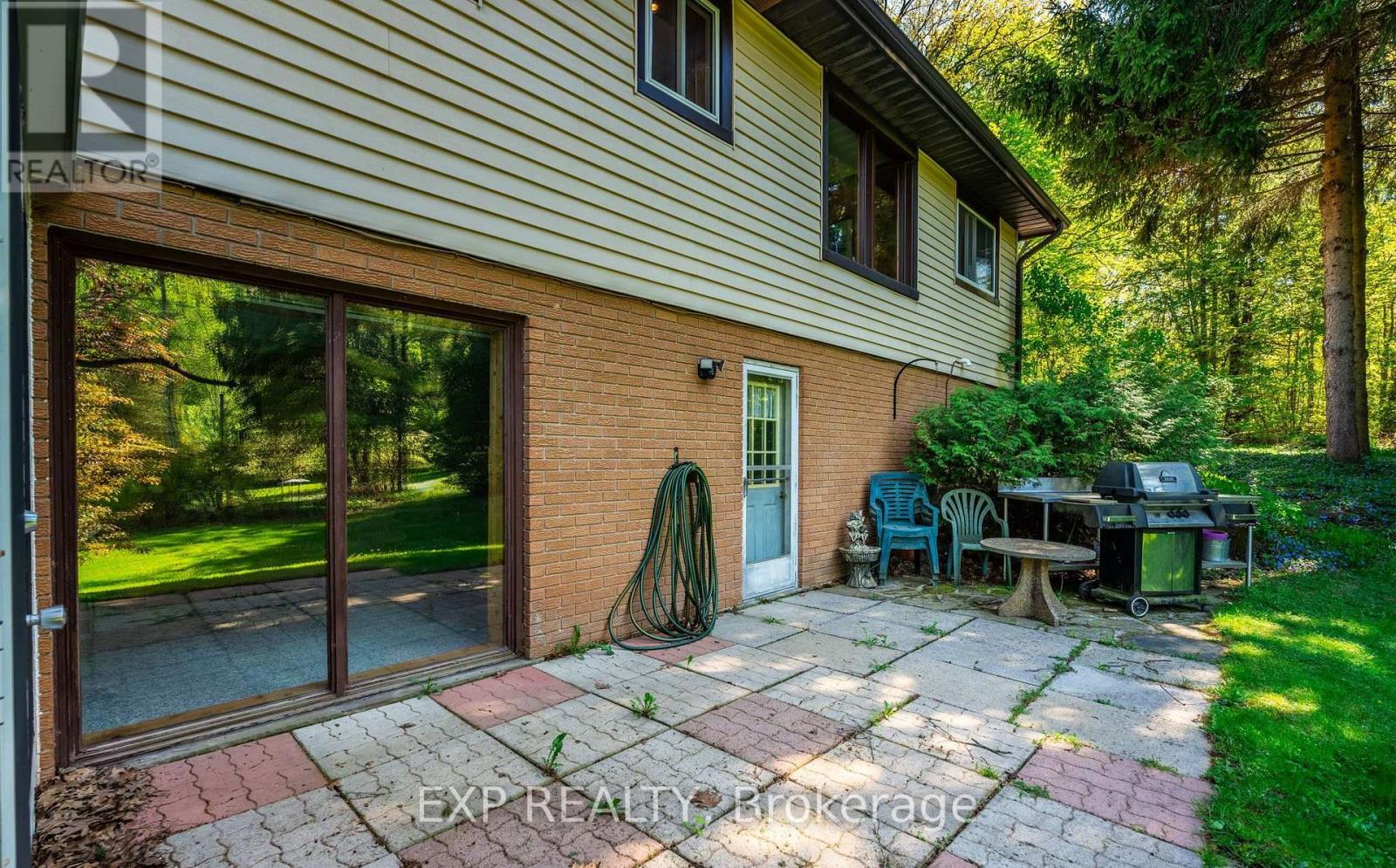 1215 Derry Road, Milton, Ontario  L0P 1B0 - Photo 33 - W12477128