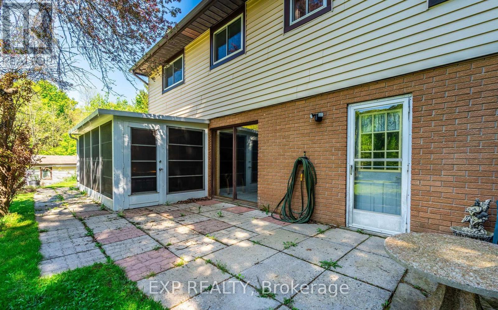 1215 Derry Road, Milton, Ontario  L0P 1B0 - Photo 34 - W12477128