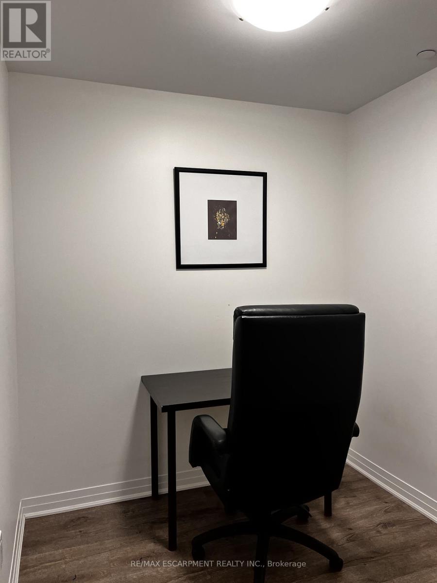 214 - 95 Dundas Street W, Oakville, Ontario  L6M 5N4 - Photo 10 - W12356864