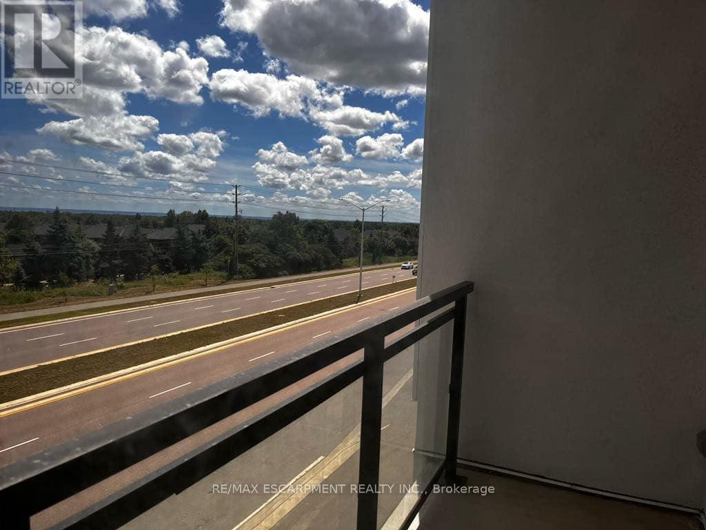 214 - 95 Dundas Street W, Oakville, Ontario  L6M 5N4 - Photo 13 - W12356864