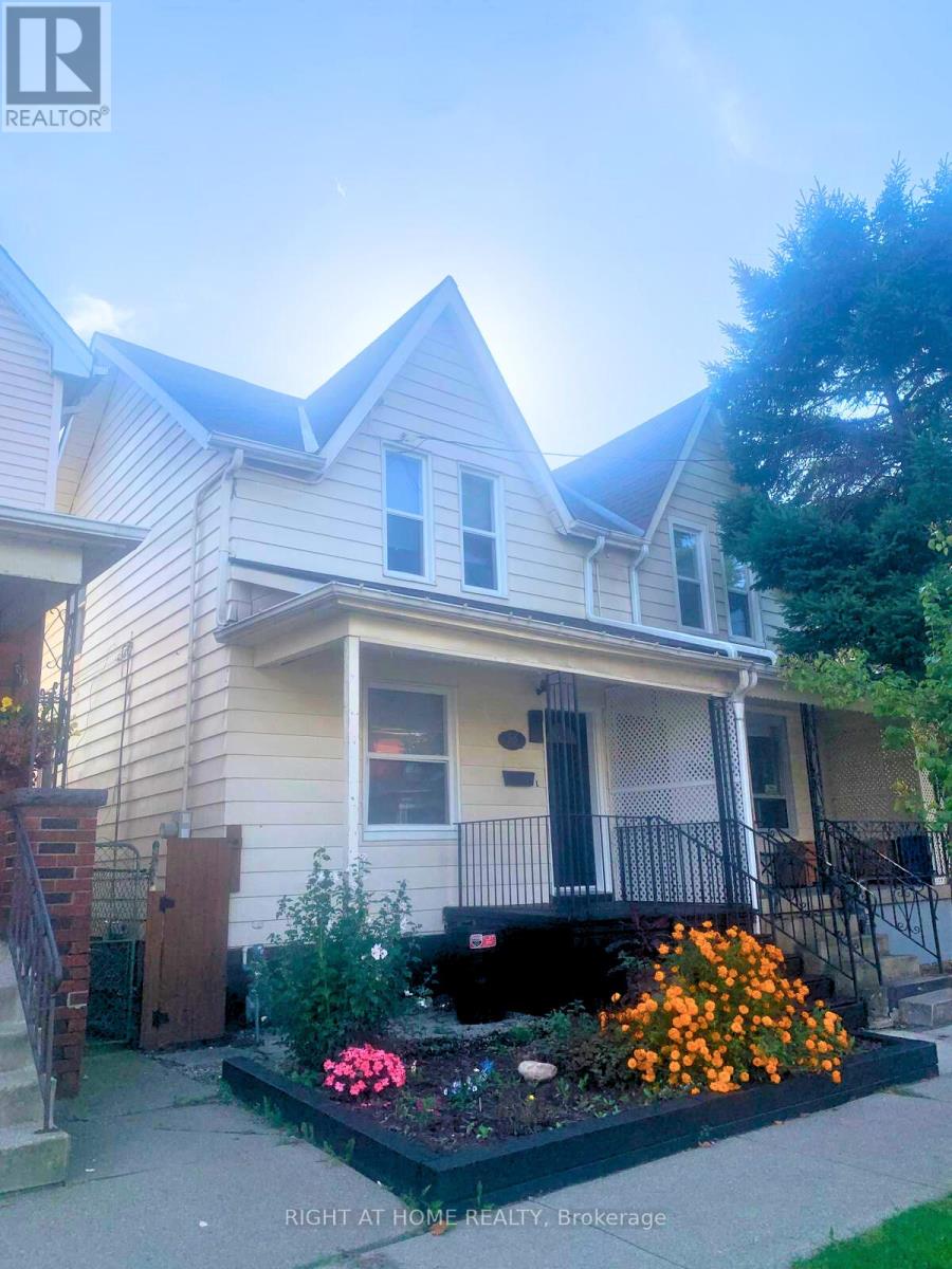 38 BEECHWOOD AVENUE, Hamilton, Ontario