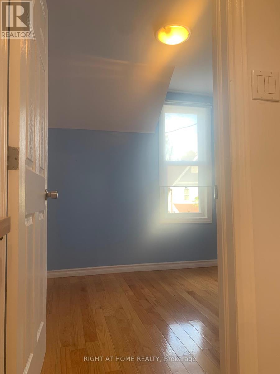 38 Beechwood Avenue, Hamilton, Ontario  L8L 2S4 - Photo 19 - X12475020