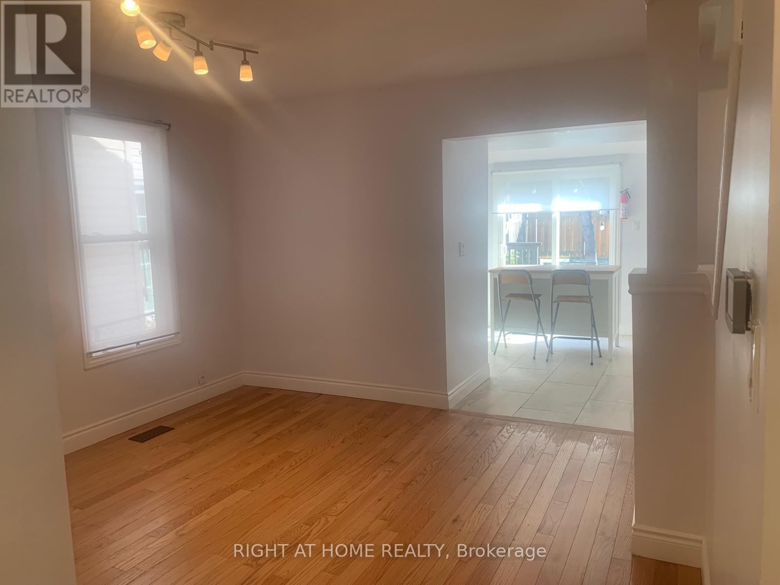 38 Beechwood Avenue, Hamilton, Ontario  L8L 2S4 - Photo 6 - X12475020
