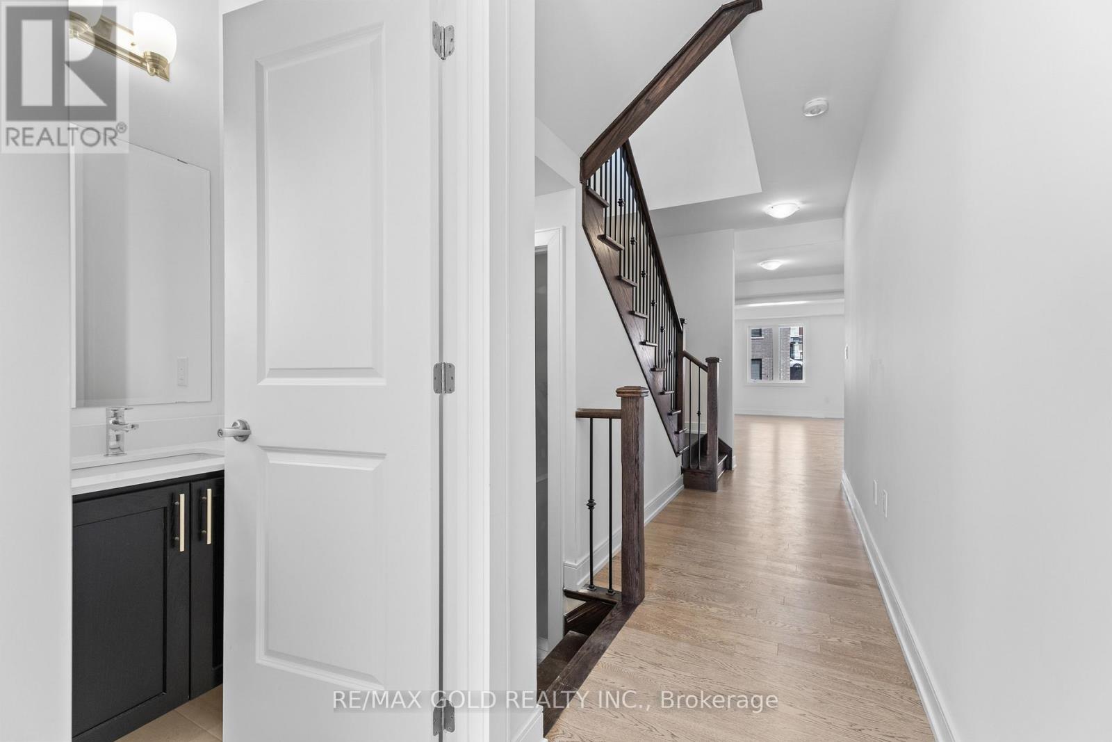 31 Stanley Leitch Drive, Erin, Ontario  N0B 1T0 - Photo 4 - X12476814