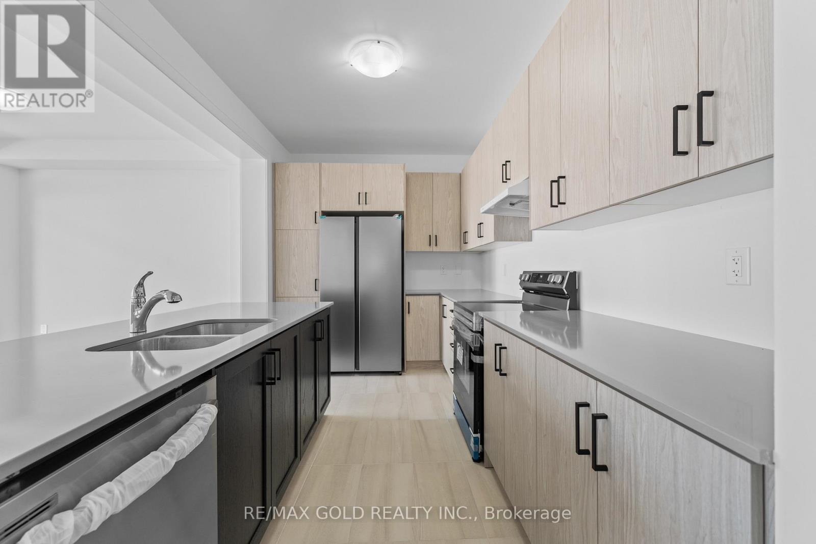 31 Stanley Leitch Drive, Erin, Ontario  N0B 1T0 - Photo 16 - X12476814