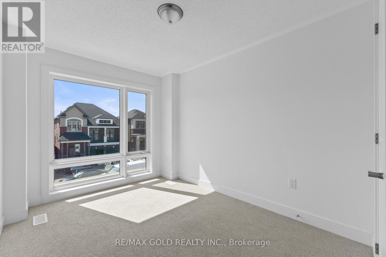 31 Stanley Leitch Drive, Erin, Ontario  N0B 1T0 - Photo 25 - X12476814