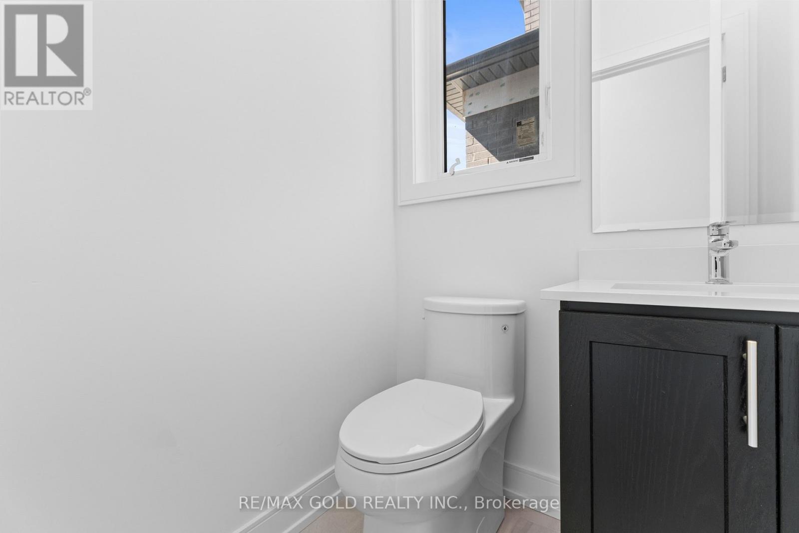 31 Stanley Leitch Drive, Erin, Ontario  N0B 1T0 - Photo 5 - X12476814