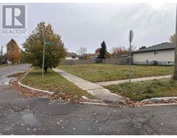 301 Ruby CRES, Thunder Bay, Ontario