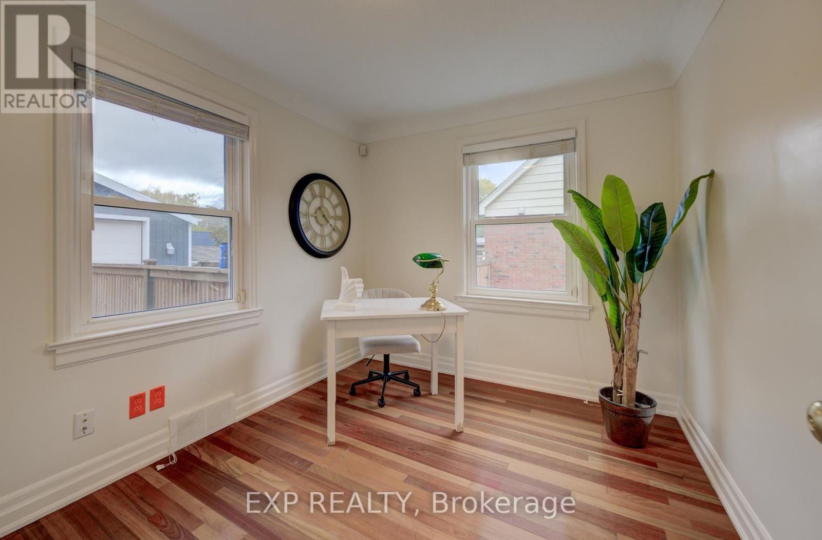 27 Dudhope Avenue, Cambridge, Ontario  N1R 4T2 - Photo 22 - X12477114