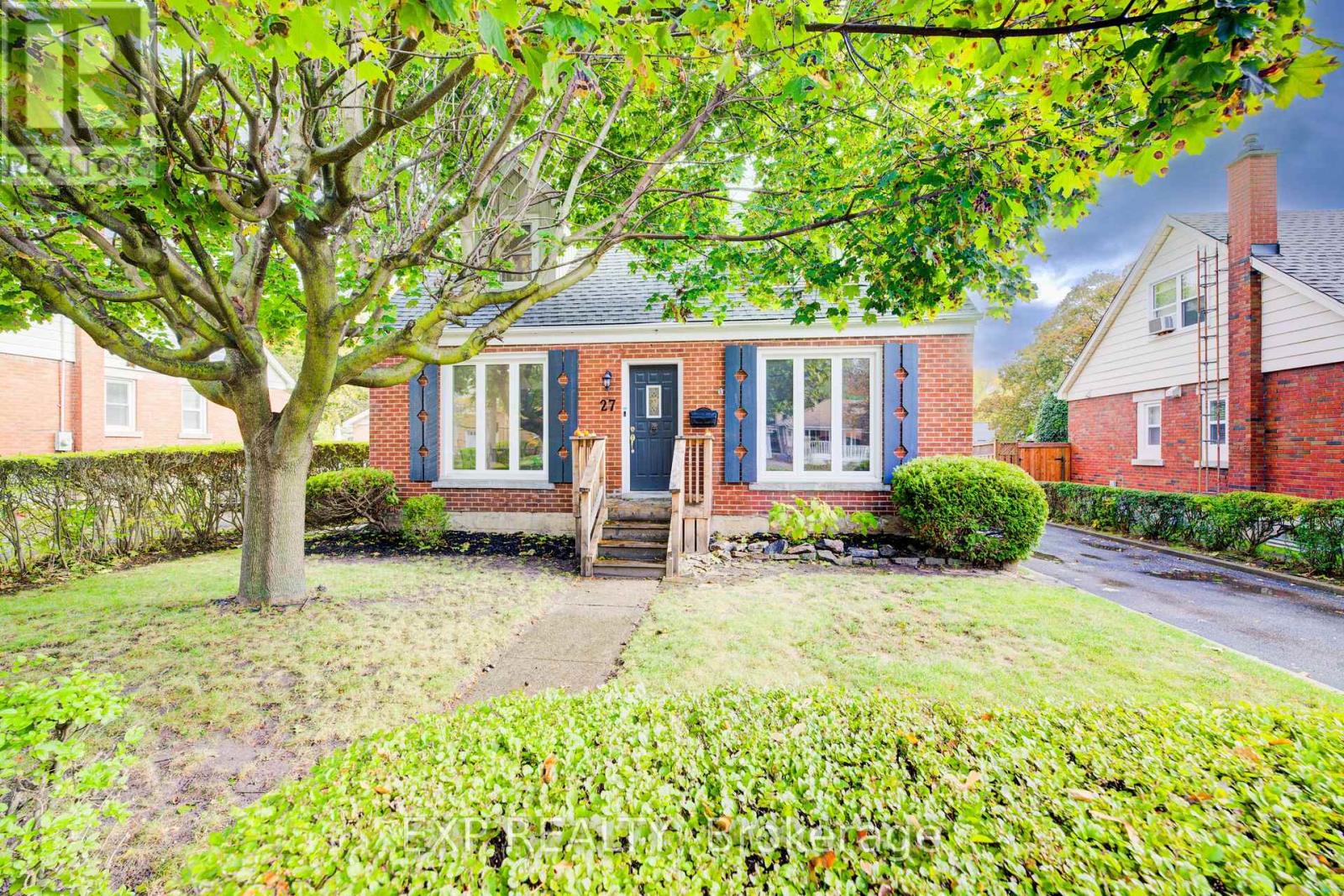 27 Dudhope Avenue, Cambridge, Ontario  N1R 4T2 - Photo 3 - X12477114