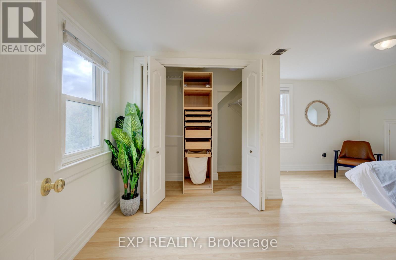 27 Dudhope Avenue, Cambridge, Ontario  N1R 4T2 - Photo 31 - X12477114