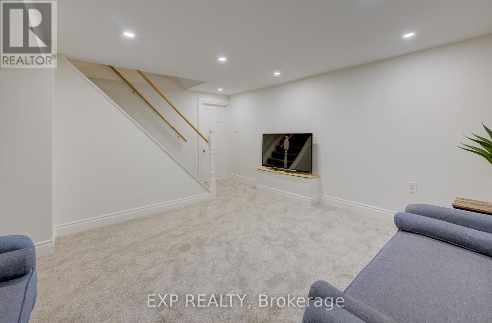 27 Dudhope Avenue, Cambridge, Ontario  N1R 4T2 - Photo 36 - X12477114