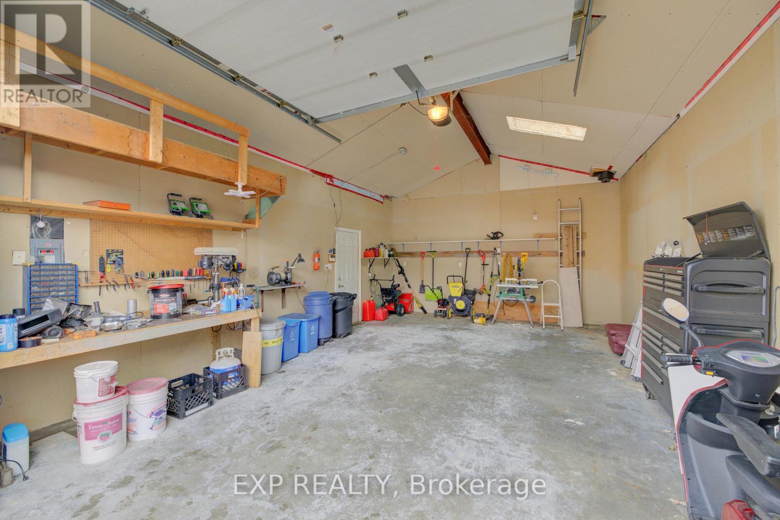 27 Dudhope Avenue, Cambridge, Ontario  N1R 4T2 - Photo 39 - X12477114