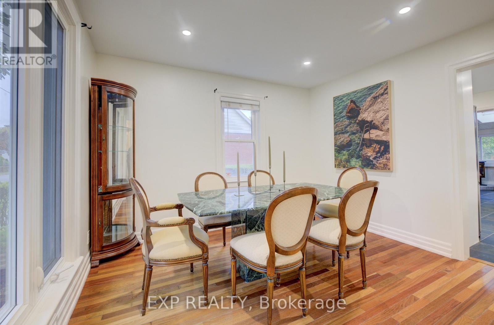 27 Dudhope Avenue, Cambridge, Ontario  N1R 4T2 - Photo 7 - X12477114