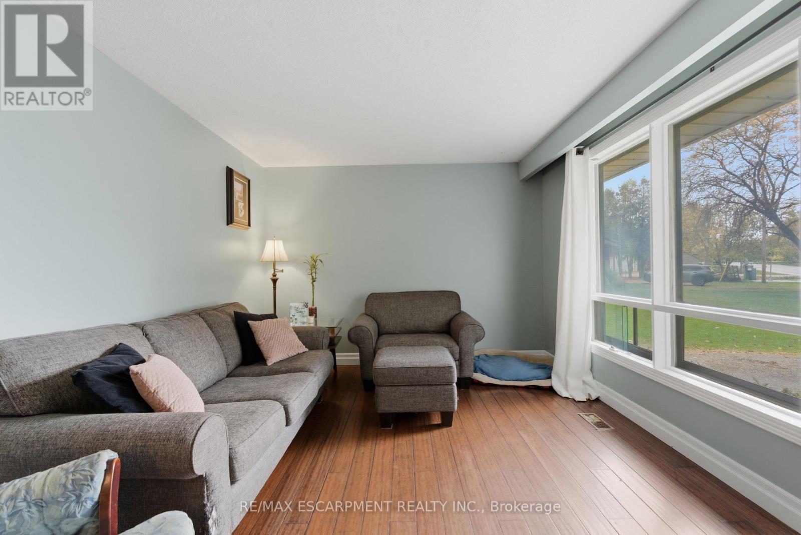 62 Oswego Park Road, Haldimand, Ontario  N1A 2W2 - Photo 13 - X12477118