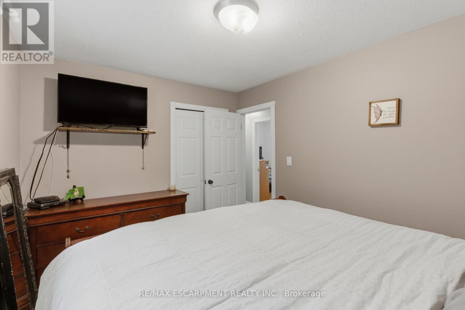 62 Oswego Park Road, Haldimand, Ontario  N1A 2W2 - Photo 27 - X12477118