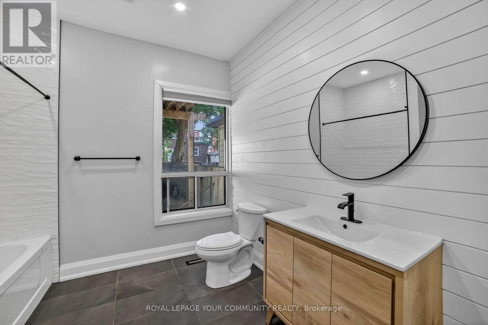 97 Garfield Avenue S, Hamilton, Ontario  L8M 2S3 - Photo 18 - X12477126