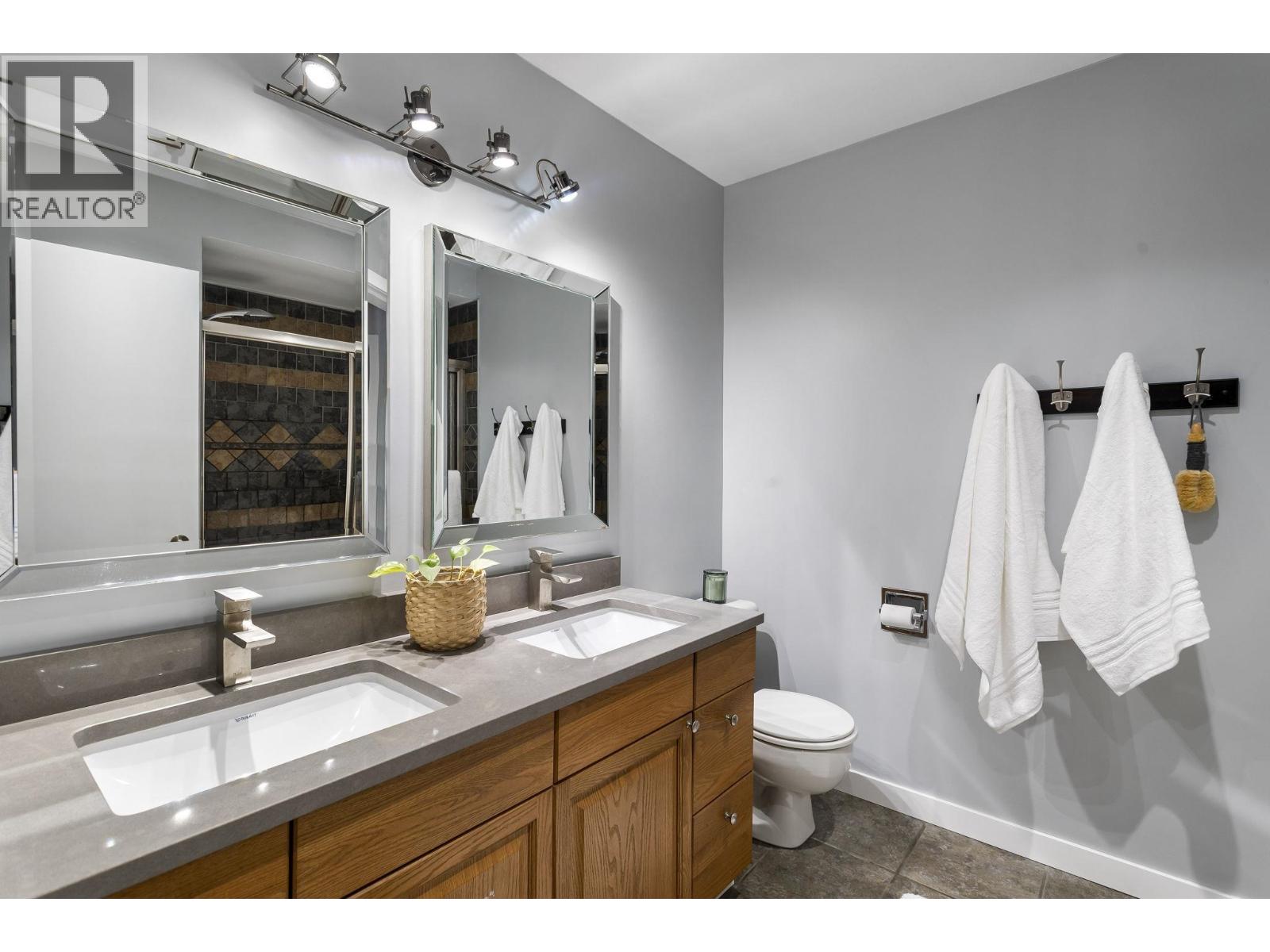 8904 Centaurus Circle, Burnaby, British Columbia  V3J 1C1 - Photo 14 - R3061137