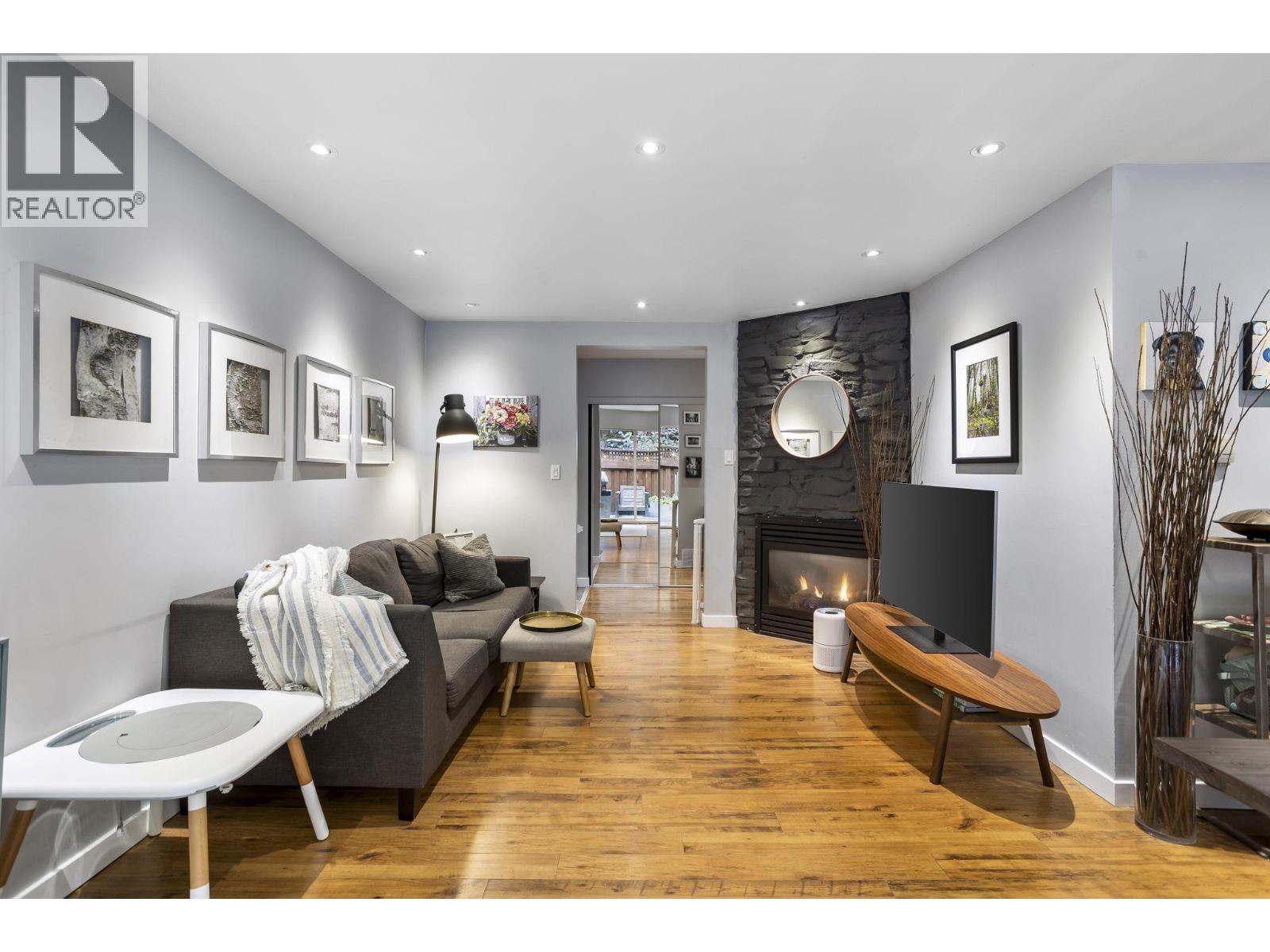8904 Centaurus Circle, Burnaby, British Columbia  V3J 1C1 - Photo 6 - R3061137