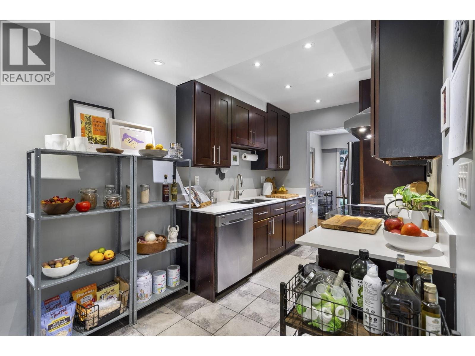 8904 Centaurus Circle, Burnaby, British Columbia  V3J 1C1 - Photo 8 - R3061137
