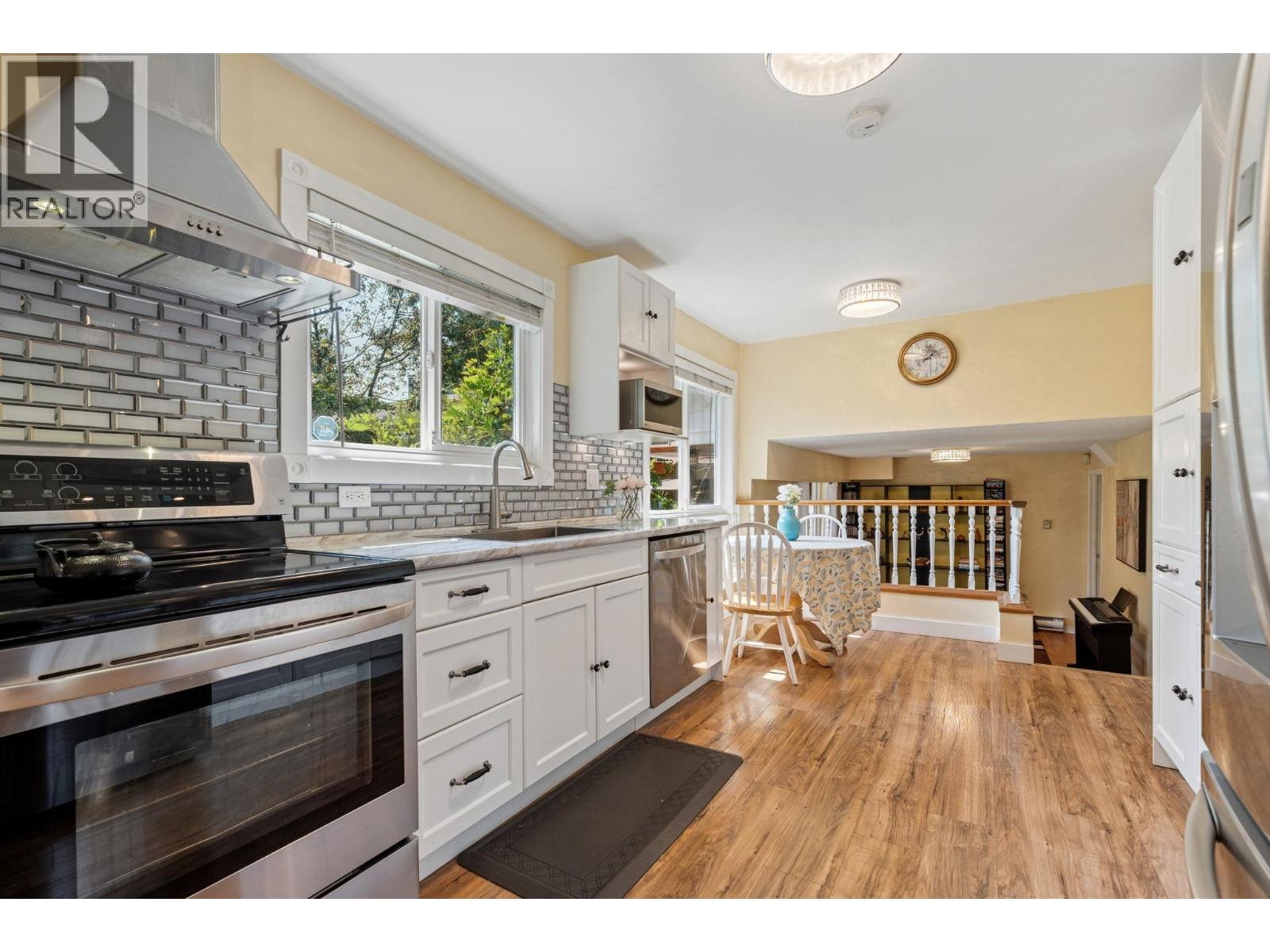 1068 Spruce Street, Port Coquitlam, British Columbia  V3B 4X6 - Photo 11 - R3061145