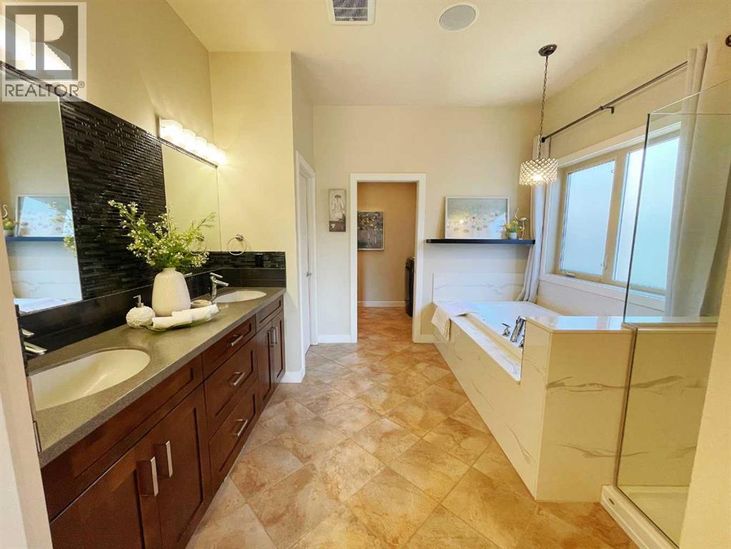 534 Canyon Cove W, Lethbridge, Alberta  T1K 2N4 - Photo 23 - A2264839