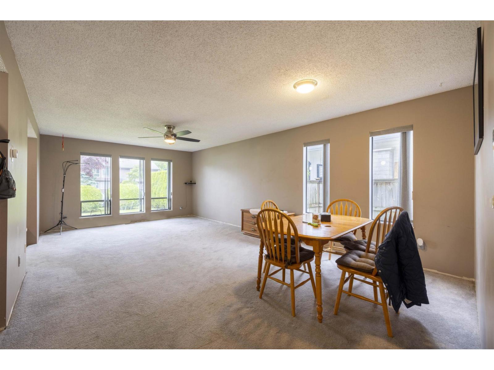 9742 149 Street, Surrey, British Columbia  V3R 8C6 - Photo 4 - R3061049