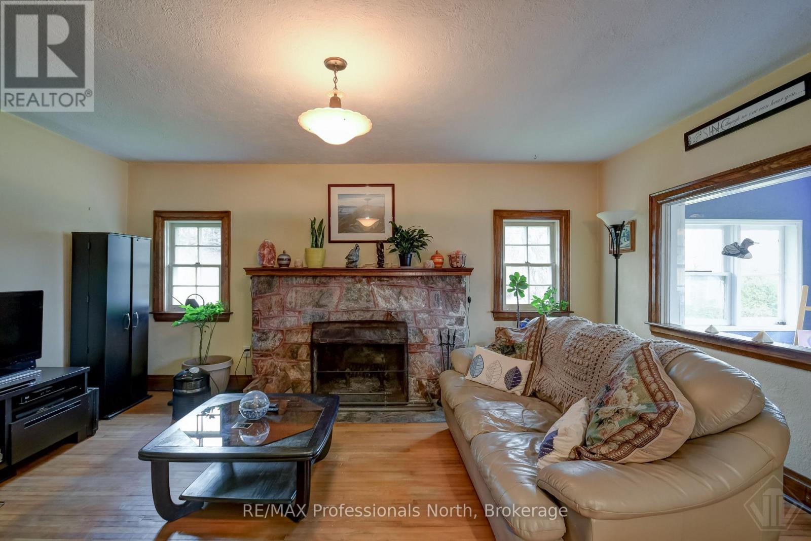 10416 Highway 118, Algonquin Highlands, Ontario  K0M 1S0 - Photo 10 - X12476047