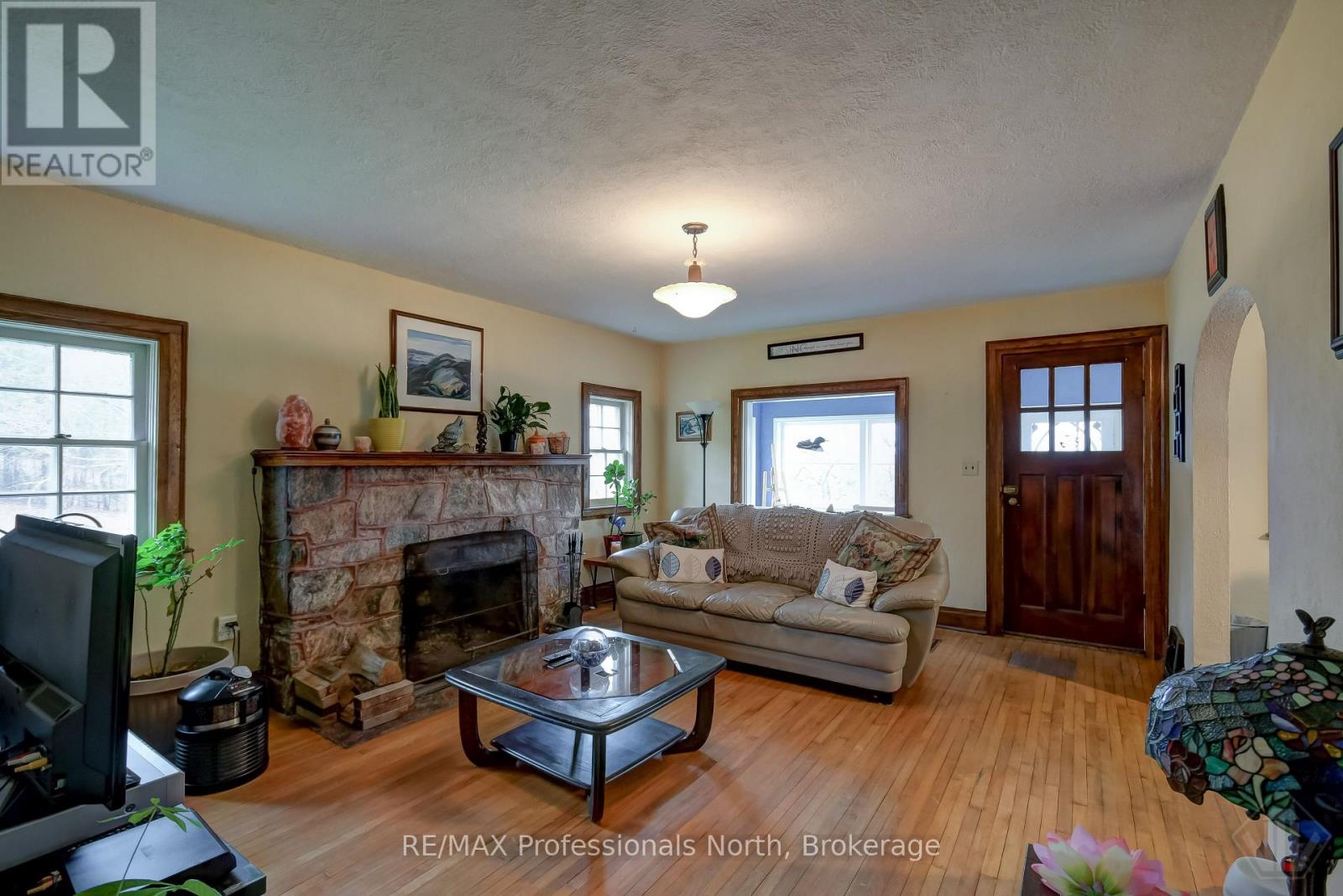 10416 Highway 118, Algonquin Highlands, Ontario  K0M 1S0 - Photo 11 - X12476047