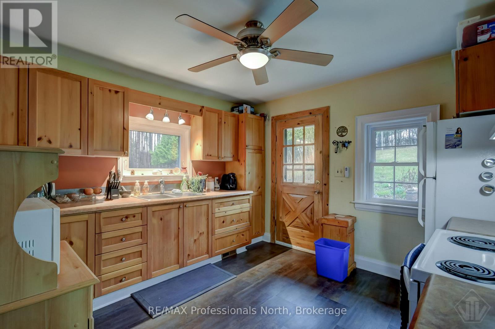 10416 Highway 118, Algonquin Highlands, Ontario  K0M 1S0 - Photo 4 - X12476047