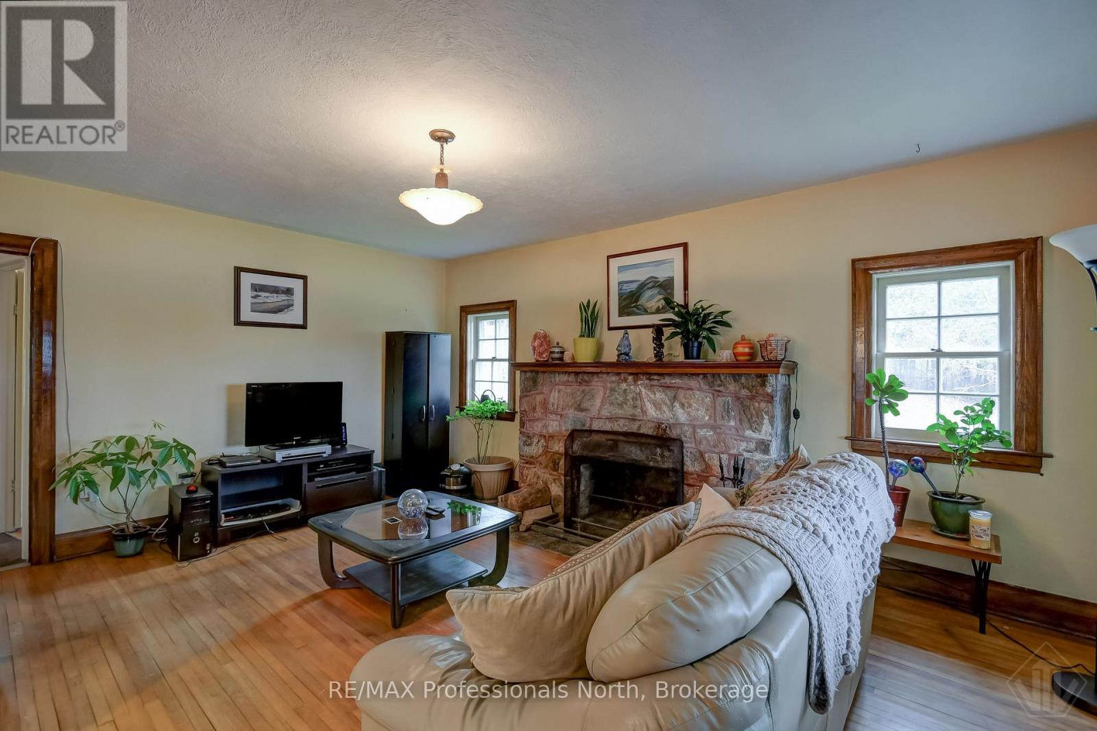 10416 Highway 118, Algonquin Highlands, Ontario  K0M 1S0 - Photo 8 - X12476047