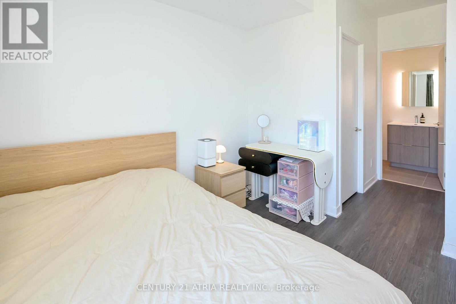 303 - 185 Alberta Avenue, Toronto, Ontario  M6C 0A5 - Photo 11 - C12477140