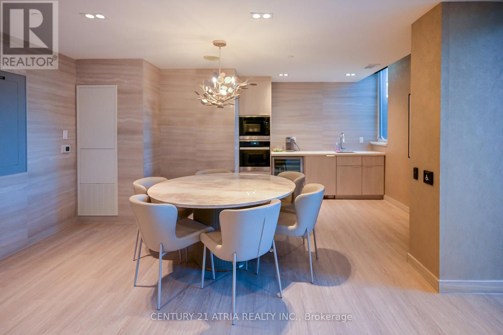 303 - 185 Alberta Avenue, Toronto, Ontario  M6C 0A5 - Photo 42 - C12477140