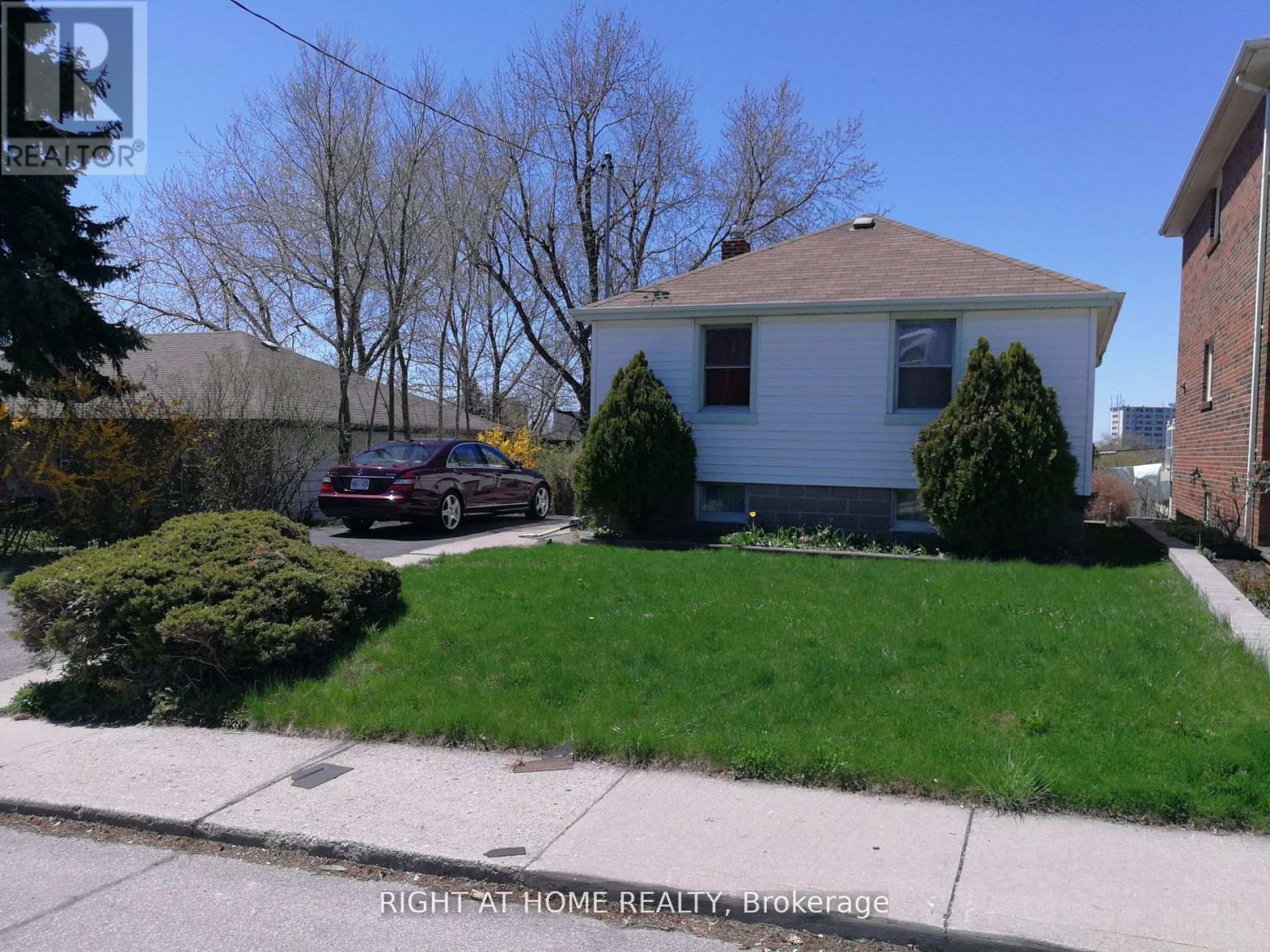 78 MAYBOURNE AVENUE, Toronto, Ontario