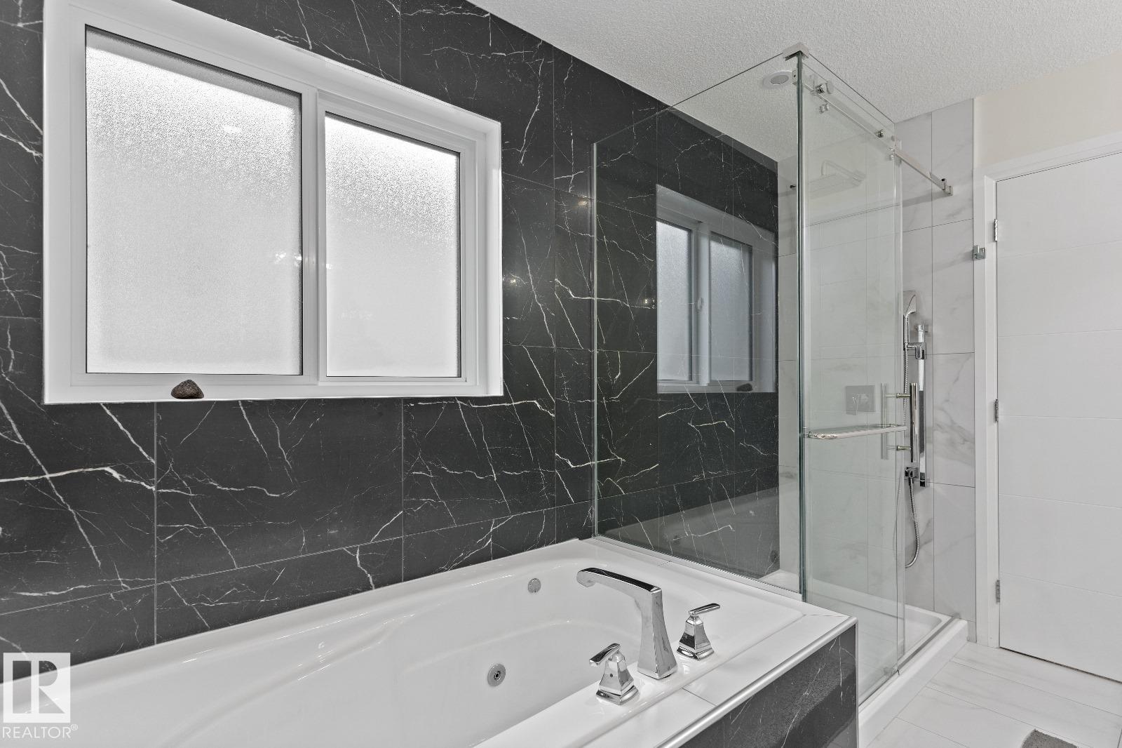 2116 20 Av Nw, Edmonton, Alberta  T6T 2L2 - Photo 24 - E4463111