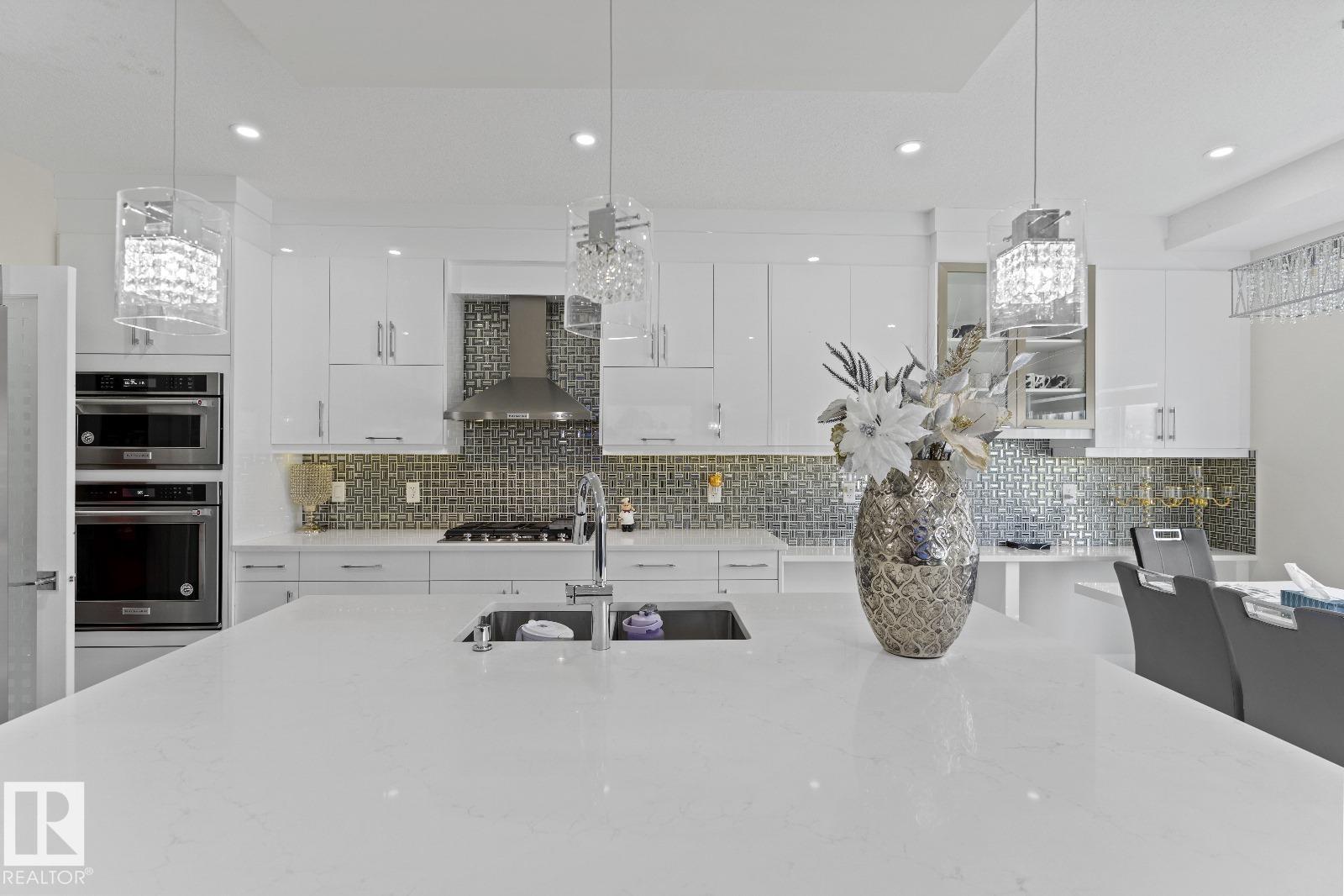 2116 20 Av Nw, Edmonton, Alberta  T6T 2L2 - Photo 7 - E4463111