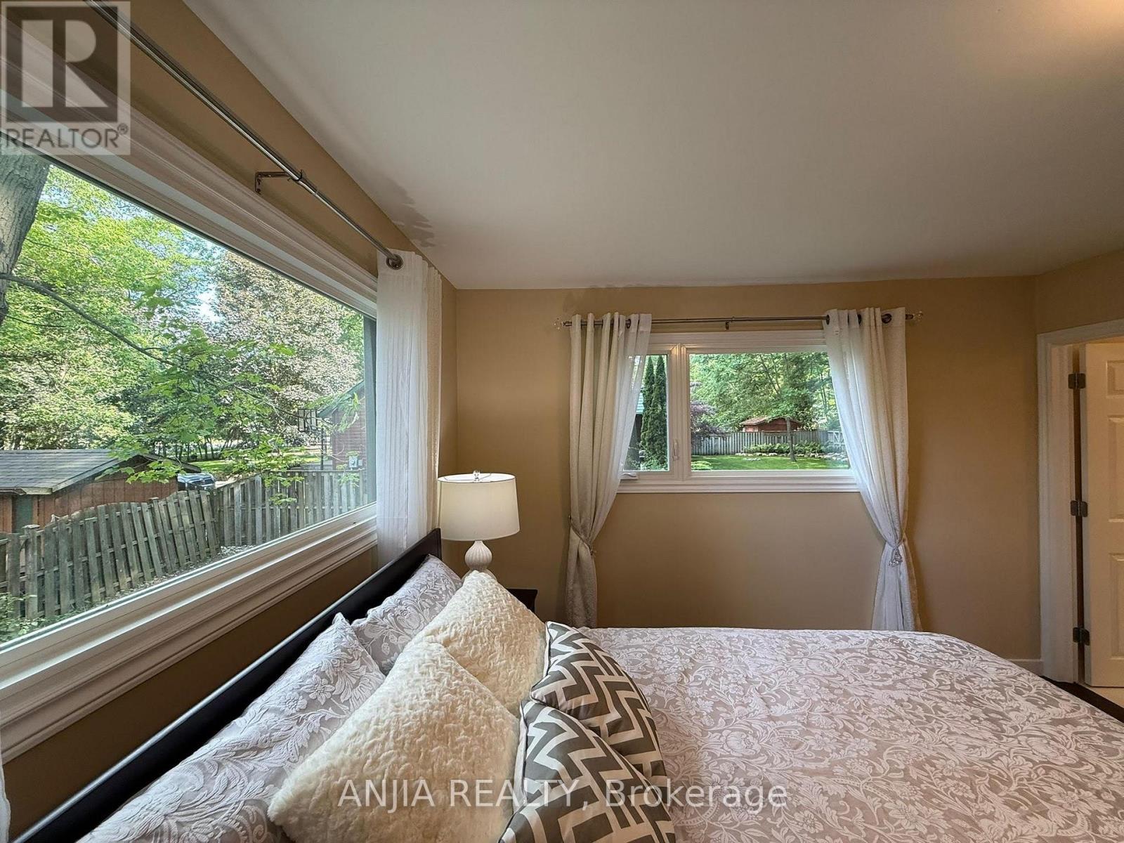 263 Queensville Side Road W, East Gwillimbury, Ontario  L9N 1A8 - Photo 22 - N12477133