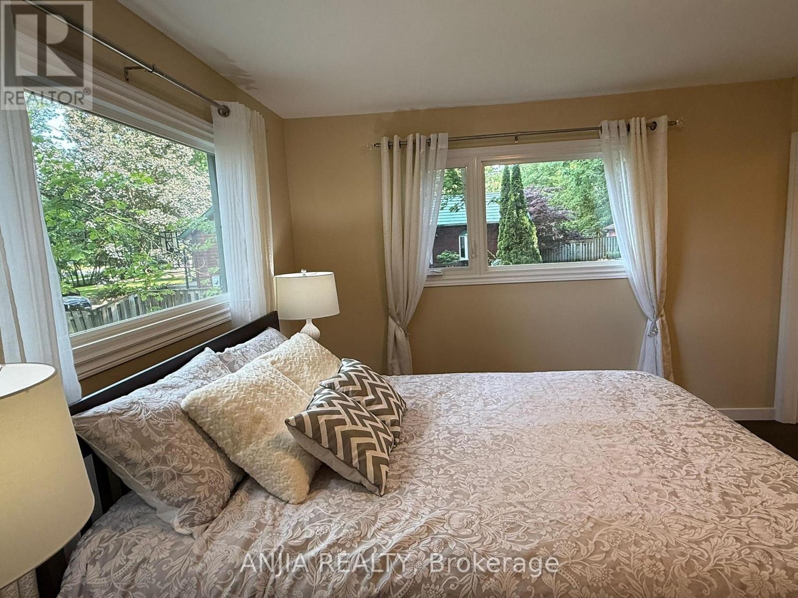 263 Queensville Side Road W, East Gwillimbury, Ontario  L9N 1A8 - Photo 23 - N12477133