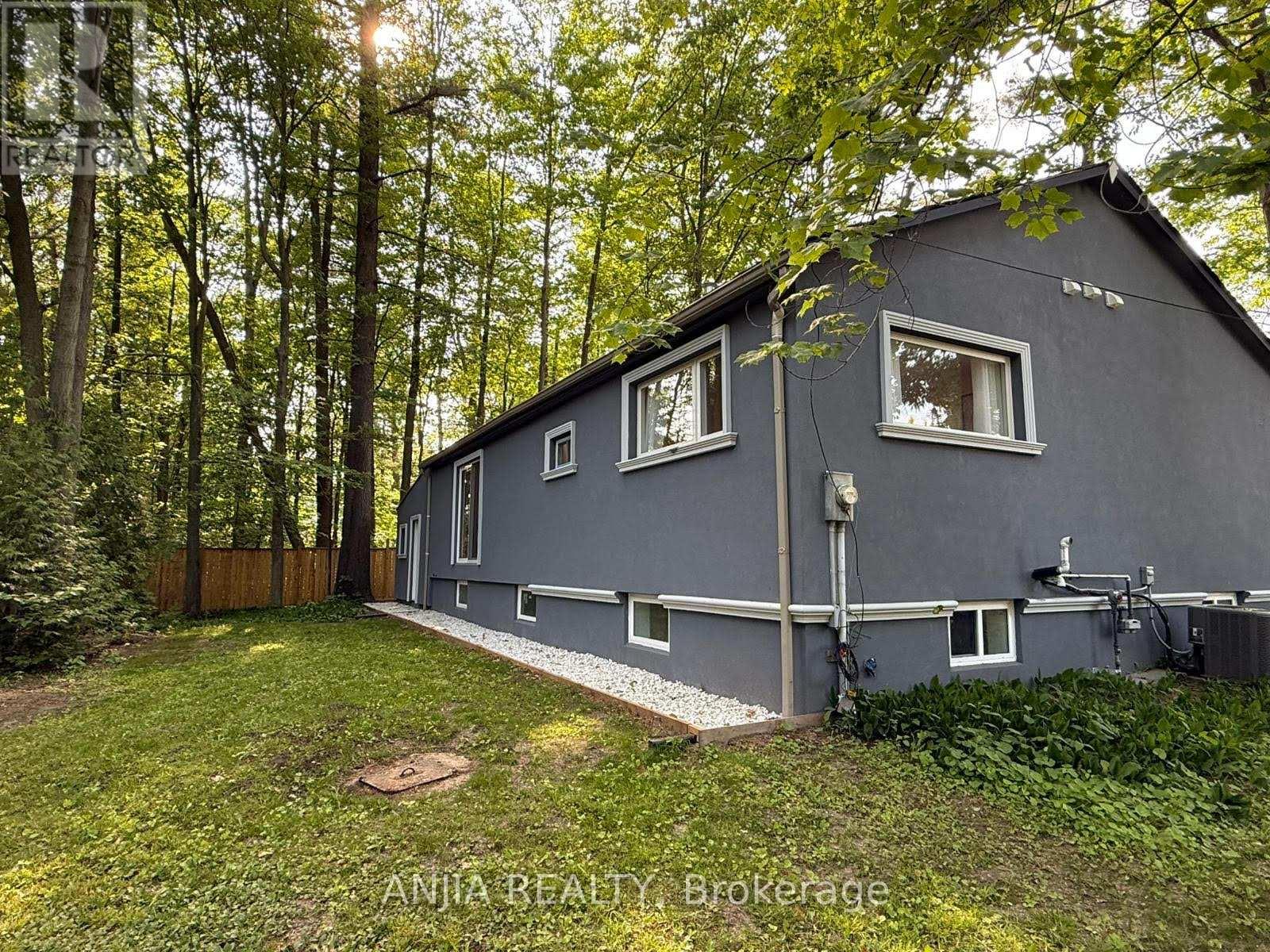 263 Queensville Side Road W, East Gwillimbury, Ontario  L9N 1A8 - Photo 36 - N12477133