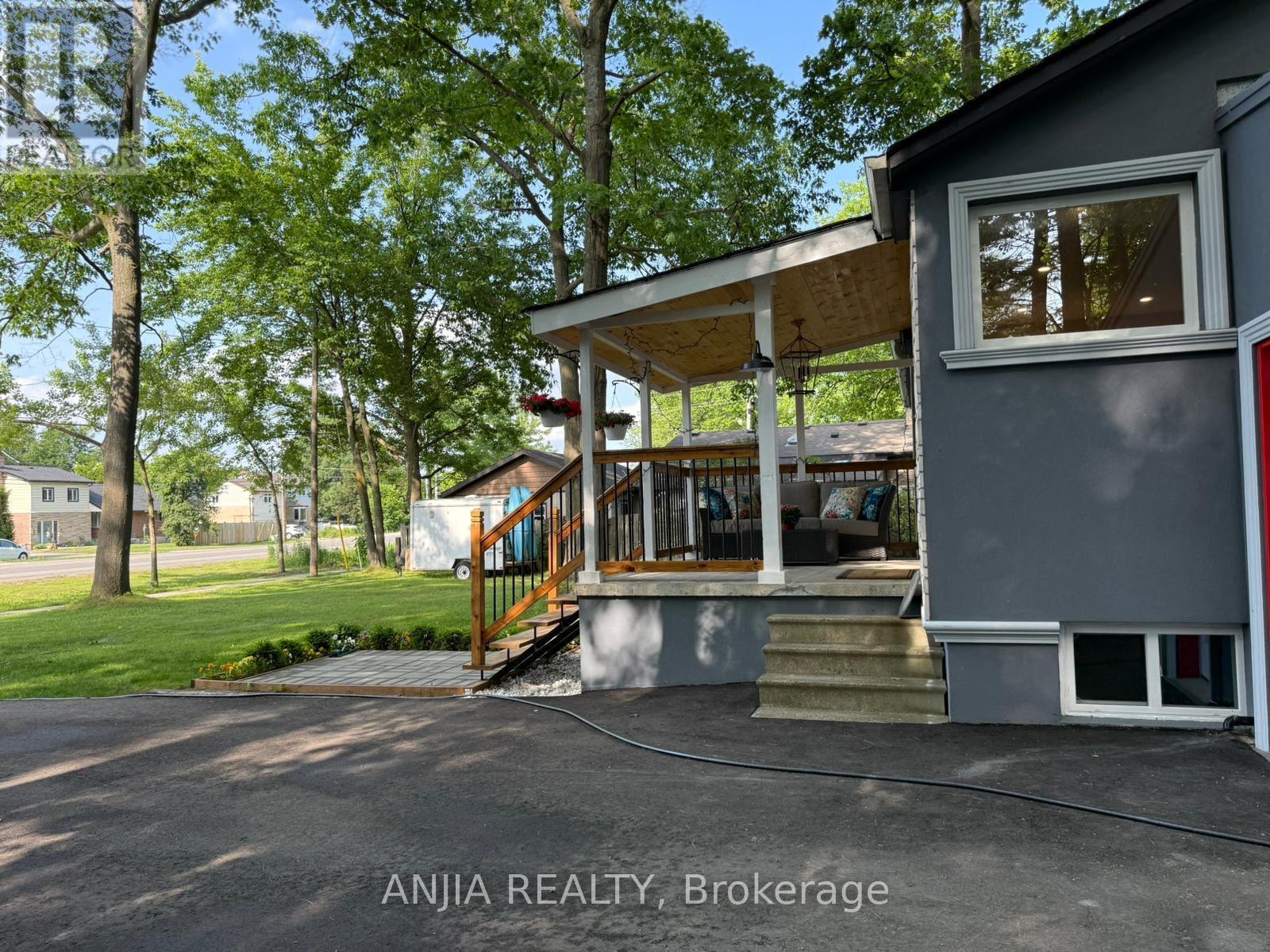 263 Queensville Side Road W, East Gwillimbury, Ontario  L9N 1A8 - Photo 5 - N12477133
