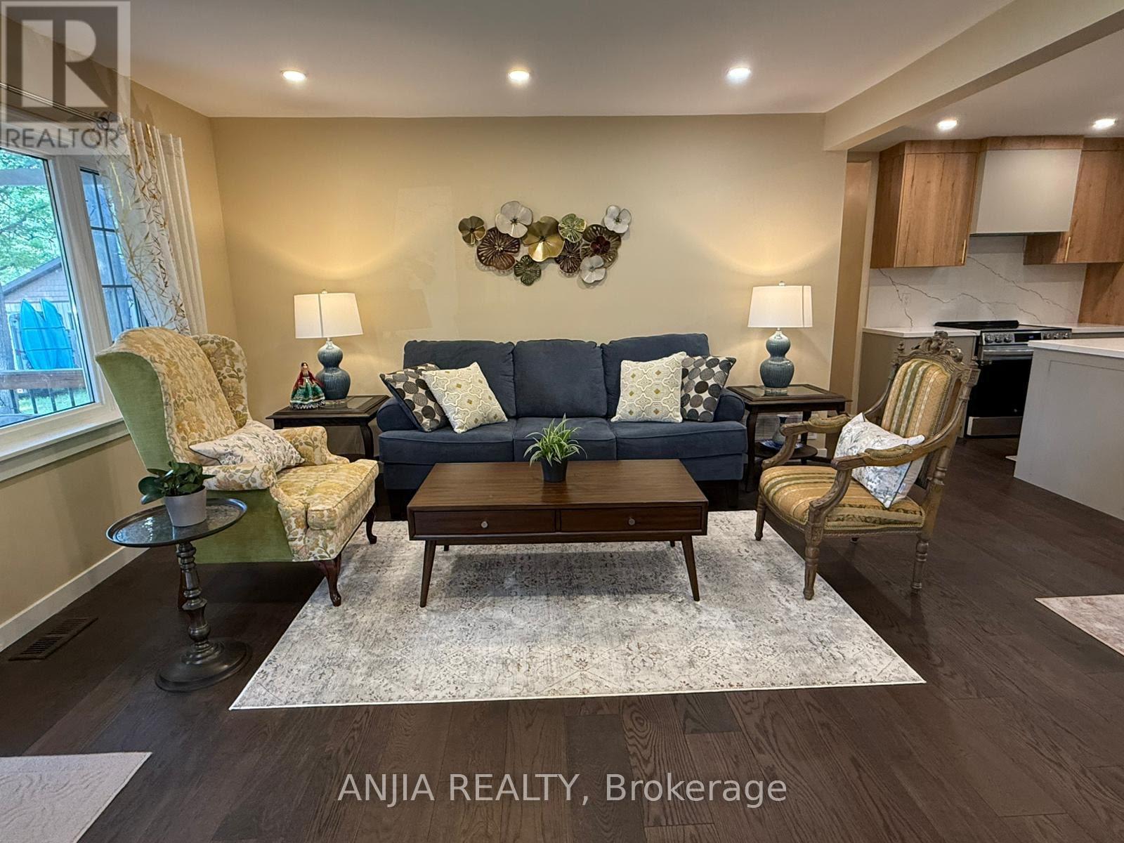 263 Queensville Side Road W, East Gwillimbury, Ontario  L9N 1A8 - Photo 6 - N12477133