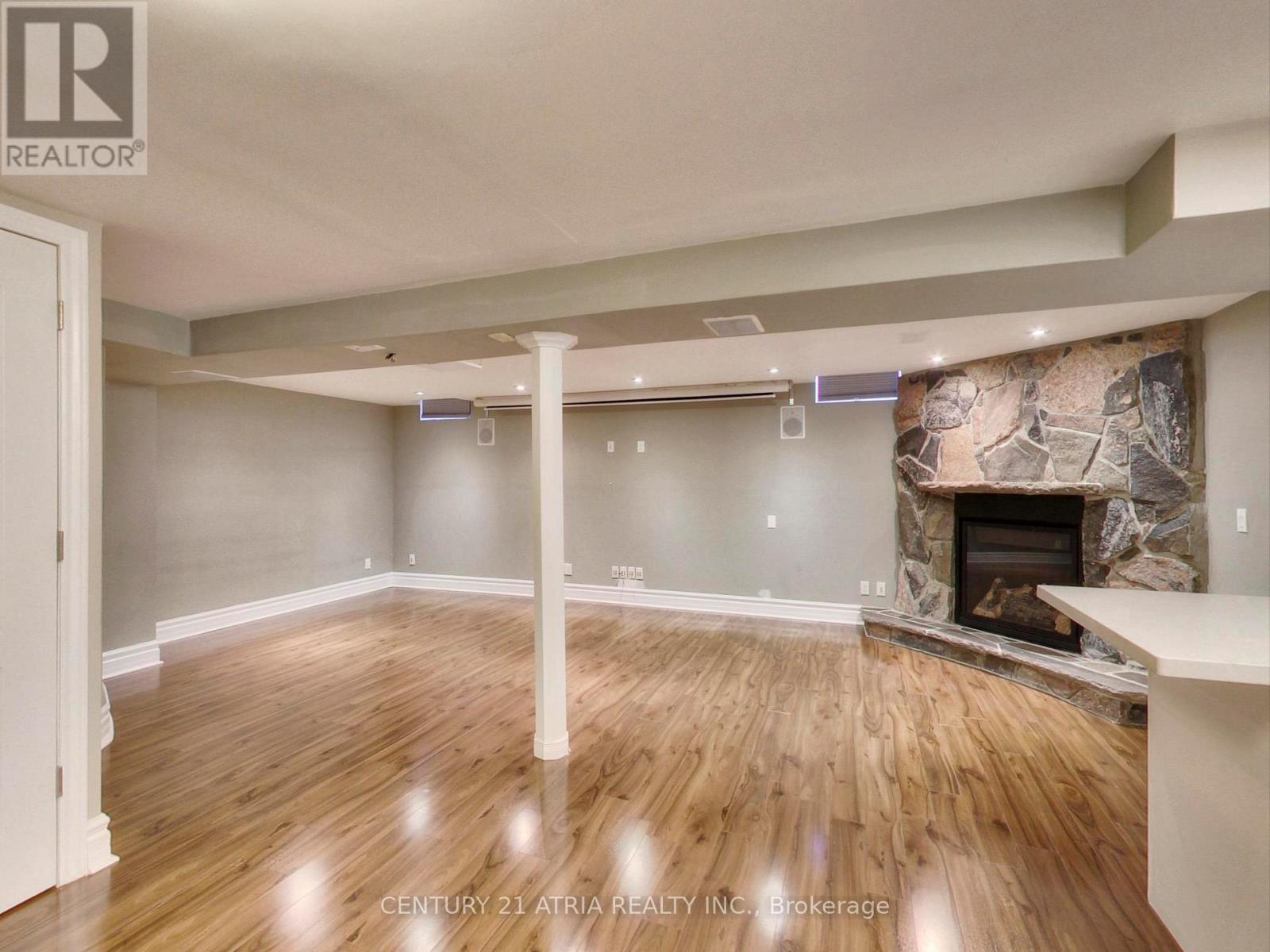 2 Whalen Court, Richmond Hill, Ontario  L4C 9T5 - Photo 28 - N12477148